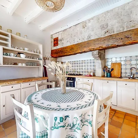 3 Bedroom Stunning Home In Prayssas Tatil Evi
